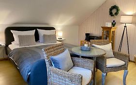 Haus Im Arnikagrund - Ferienwohnung & Privatzimmer